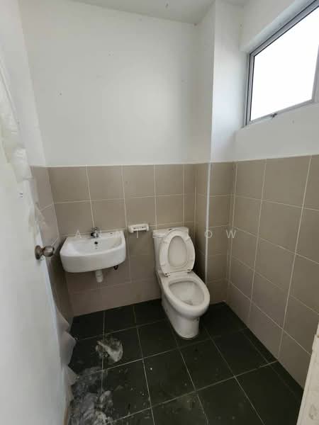 2-storey Terraced House for Sale in Pasir Gudang (Johor) - Annie Low - Bathroom - PropertyGuru.com.my