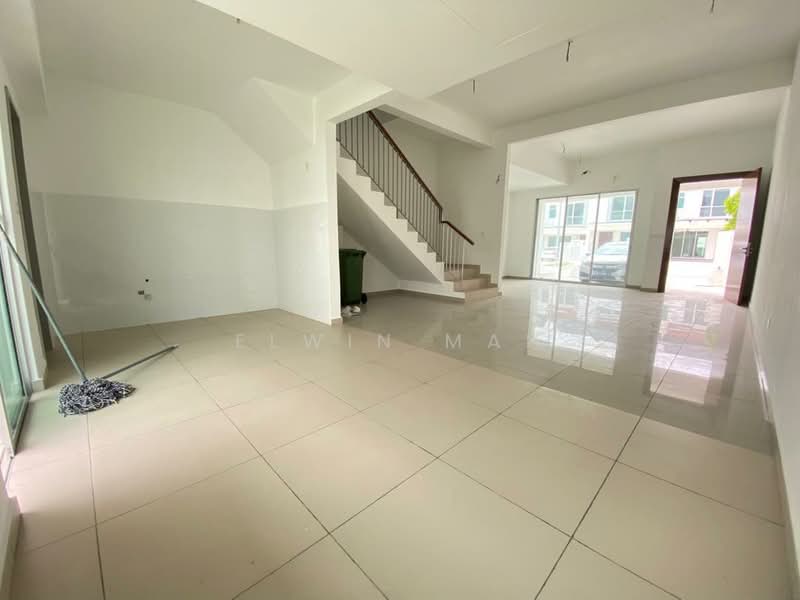 2-storey Terraced House for Sale in Bandar Gamuda Gardens (Rawang) - Elwin Mah - Living Room - PropertyGuru.com.my
