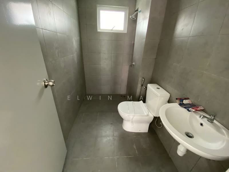 2-storey Terraced House for Sale in Bandar Gamuda Gardens (Rawang) - Elwin Mah - Bathroom - PropertyGuru.com.my