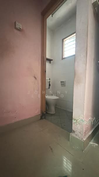 Flat for Sale at Desa Satu - Johnny Leong - Bathroom - PropertyGuru.com.my