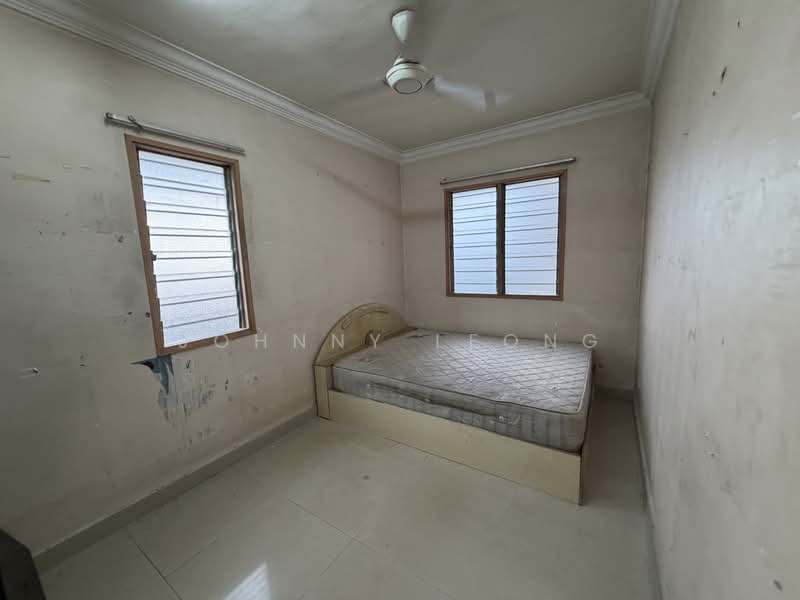 Flat for Sale at Desa Satu - Johnny Leong - Bedroom - PropertyGuru.com.my