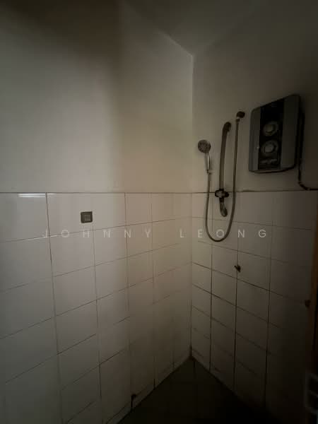 Flat for Sale at Desa Satu - Johnny Leong - Bathroom - PropertyGuru.com.my