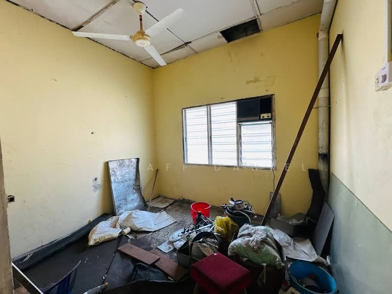 Shop for Sale in Taman Selasih 1 (Batu Caves) - Ashraff Daniel - PropertyGuru.com.my
