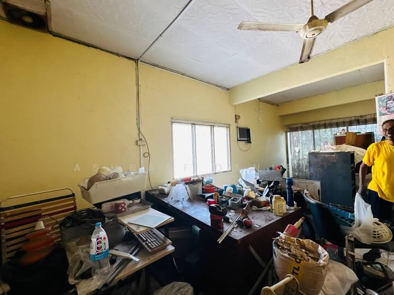 Shop for Sale in Taman Selasih 1 (Batu Caves) - Ashraff Daniel - PropertyGuru.com.my