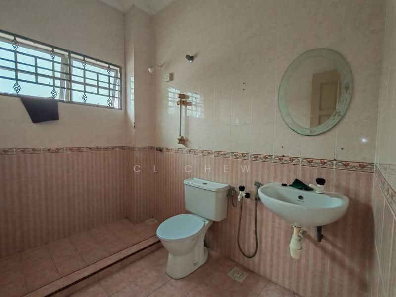 2-storey Terraced House for Sale in Taman Bayu Perdana (Klang) - CL Chew - Bathroom - PropertyGuru.com.my