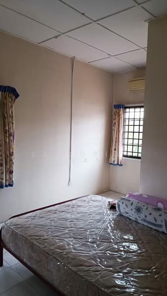 2-storey Terraced House for Sale in Taman Putri Kulai (Kulai) - Santorinic Wang - Bedroom - PropertyGuru.com.my