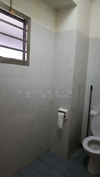 2-storey Terraced House for Sale in Taman Putri Kulai (Kulai) - Santorinic Wang - Bathroom - PropertyGuru.com.my