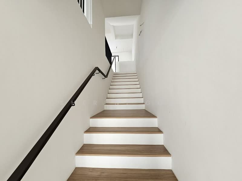 3-storey Terraced House for Sale in Taman Melawati (Ulu Kelang) - Sherene Goh - Staircase - PropertyGuru.com.my