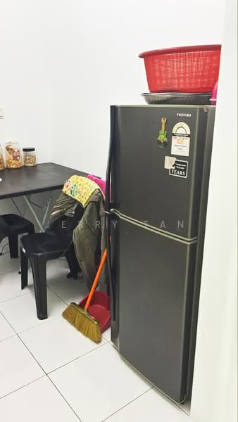 Servis Apartment untuk Disewa di Straits Garden Residence - Jerry Tan - Kitchen - PropertyGuru.com.my