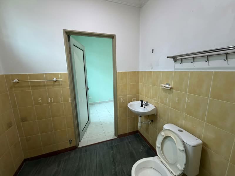 2-storey Terraced House for Sale in Taman Seri Orkid (Skudai) - Shieh Long Chen - Bathroom - PropertyGuru.com.my