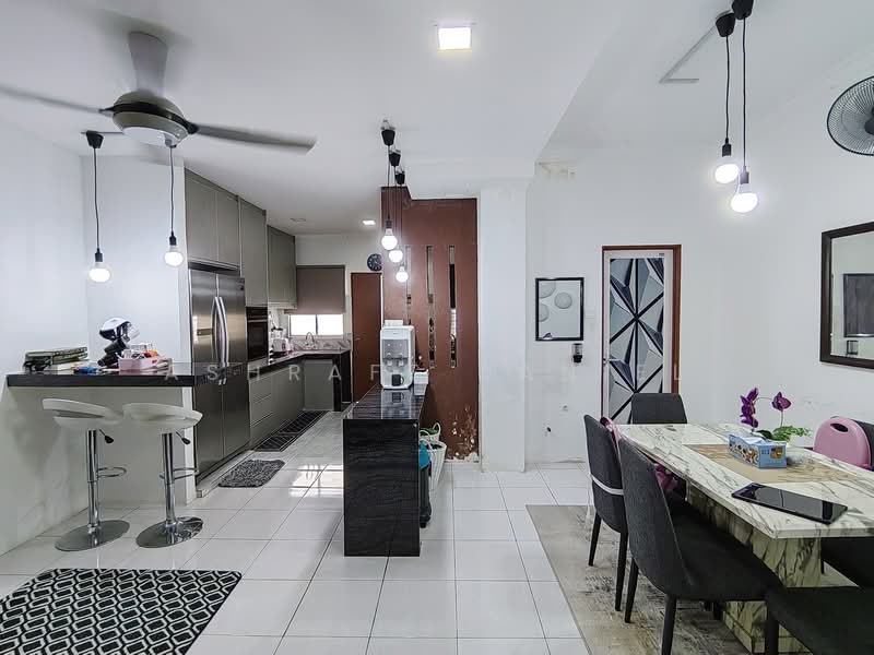 Rumah Teres 2 Tingkat untuk Dijual di Taman Desiran Bayu (Puchong) - Ashraff Daniel - Kitchen - PropertyGuru.com.my