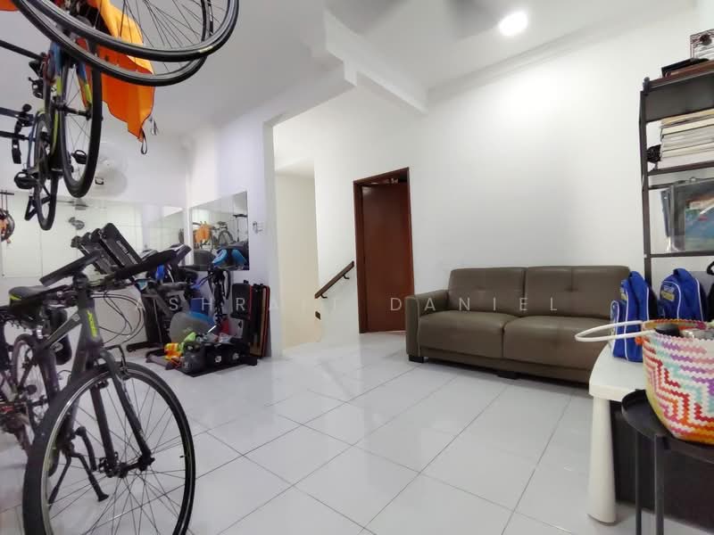 Rumah Teres 2 Tingkat untuk Dijual di Taman Desiran Bayu (Puchong) - Ashraff Daniel - Living Room - PropertyGuru.com.my