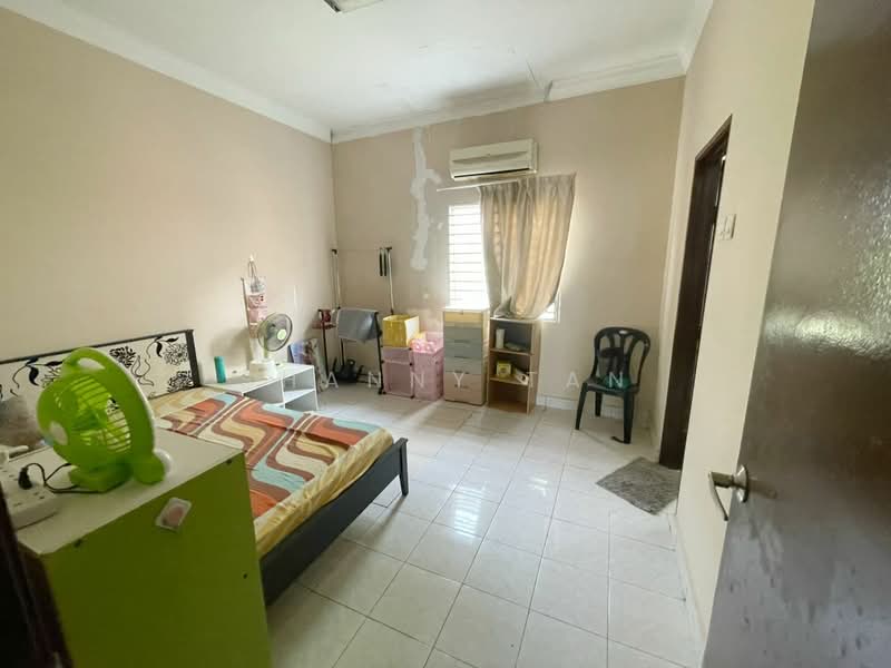 2.5-storey Terraced House for Sale in Bandar Sungai Long (Selangor) - Shanny Tan - Bedroom - PropertyGuru.com.my