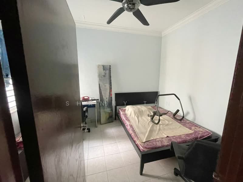 2.5-storey Terraced House for Sale in Bandar Sungai Long (Selangor) - Shanny Tan - Bedroom - PropertyGuru.com.my