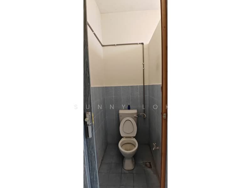 Rumah Flat untuk Disewa di Taman Juru - Sunny Lok - Bathroom - PropertyGuru.com.my