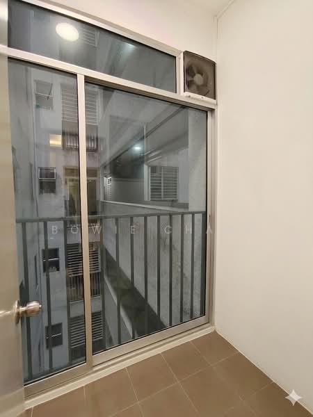 Servis Apartment untuk Dijual di The Zizz @ Damansara North - Bowie Chang - Back yard - PropertyGuru.com.my
