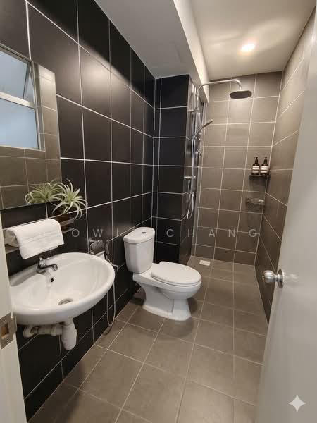 Servis Apartment untuk Dijual di The Zizz @ Damansara North - Bowie Chang - Bathroom - PropertyGuru.com.my