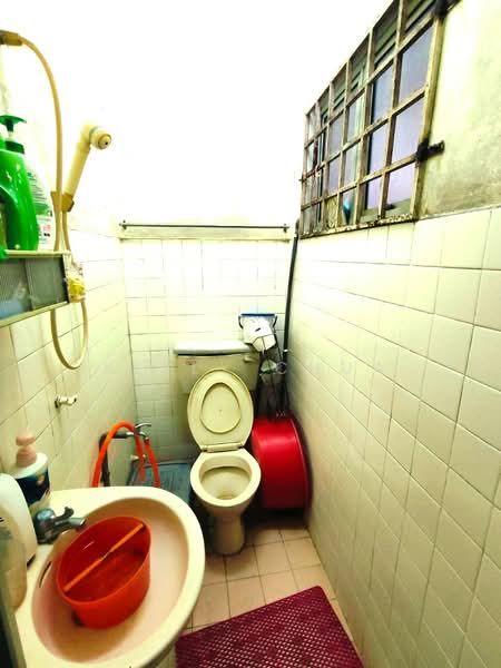 Rumah Bandar untuk Dijual di Taman Bukit Teratai (Ampang) - Kelly Chua - Bathroom - PropertyGuru.com.my
