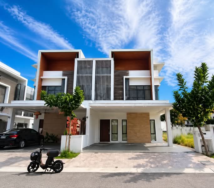 Semi-Detached House for Sale in Kajang (Selangor) - Leslie Low - Exterior - PropertyGuru.com.my