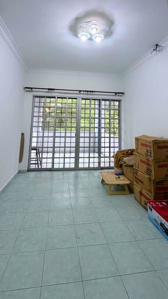 Rumah Teres 2 Tingkat untuk Dijual di Klang (Selangor) - HS Ong - Upstairs Living Room - PropertyGuru.com.my