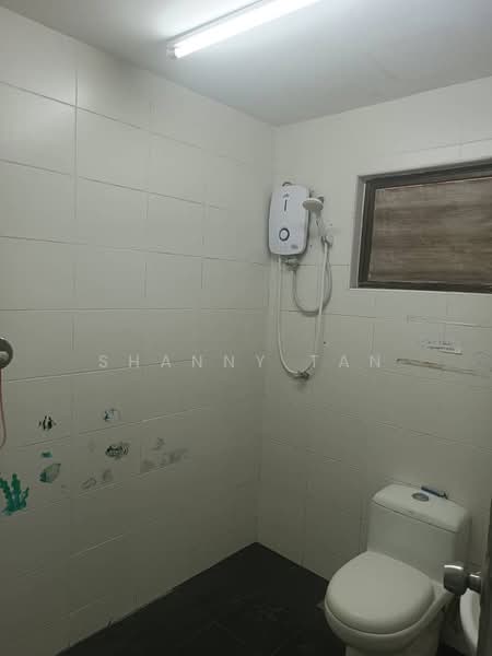 Condominium for Sale at Cypress Condominium - Shanny Tan - Bathroom - PropertyGuru.com.my