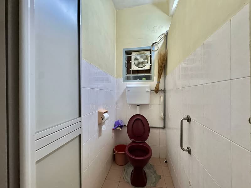 Rumah Berkembar untuk Dijual di Taman Spring Garden (Tanjong Kling) - Macy G - Bathroom - PropertyGuru.com.my