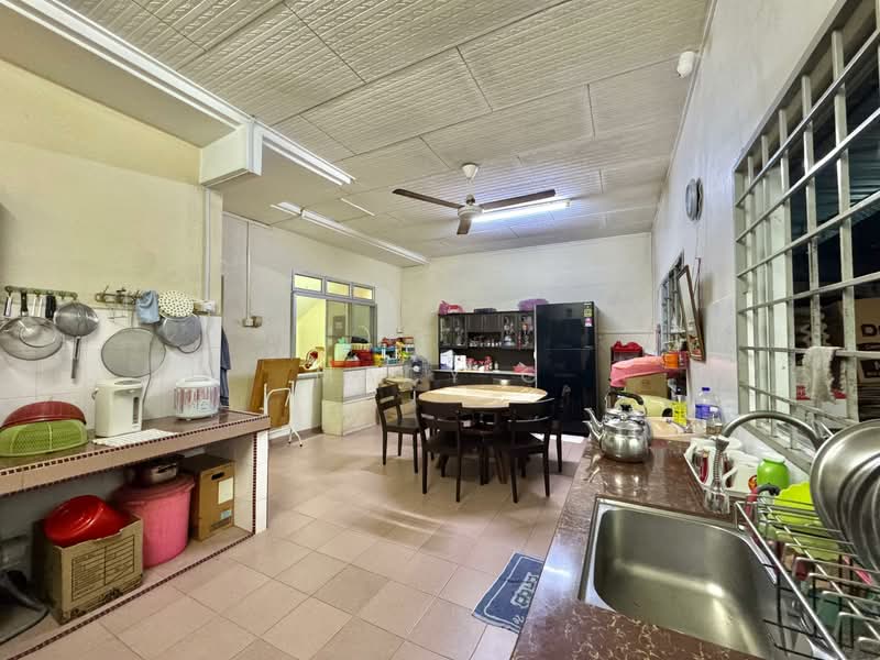 Rumah Berkembar untuk Dijual di Taman Spring Garden (Tanjong Kling) - Macy G - Kitchen - PropertyGuru.com.my