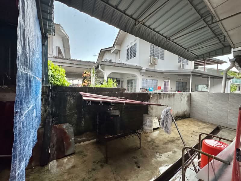Rumah Berkembar untuk Dijual di Taman Spring Garden (Tanjong Kling) - Macy G - Exterior - PropertyGuru.com.my
