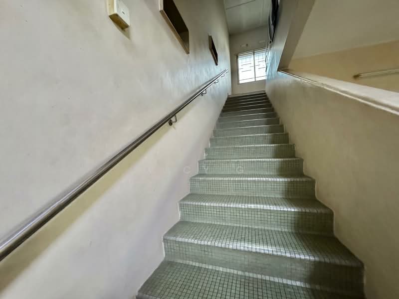 Rumah Berkembar untuk Dijual di Taman Spring Garden (Tanjong Kling) - Macy G - Corridor - PropertyGuru.com.my