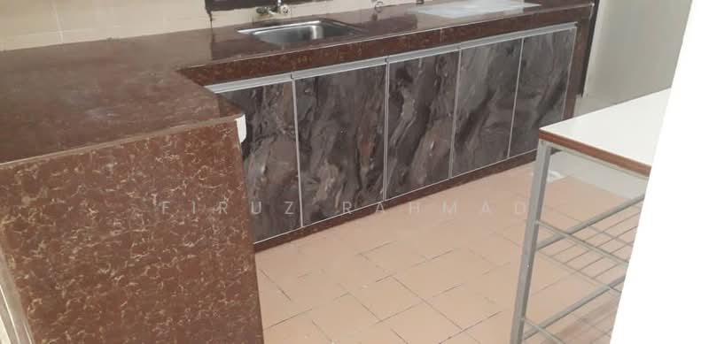 Rumah Teres untuk Dijual di Bandar Mahkota Banting (Tanjong Duabelas) - Firuz Rahmad - Kitchen - PropertyGuru.com.my