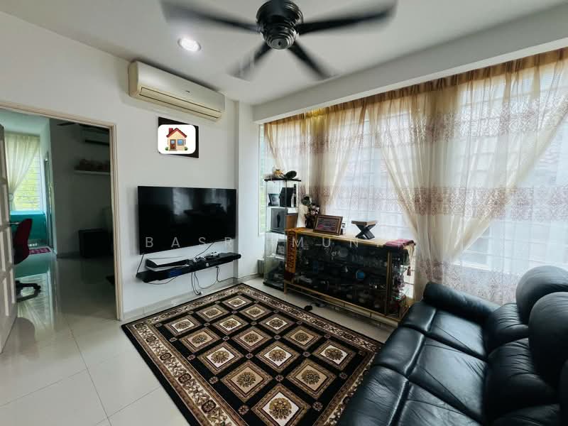 Rumah Berkembar untuk Dijual di Ampang Jaya (Ampang) - Basri Munir - Living Room - PropertyGuru.com.my