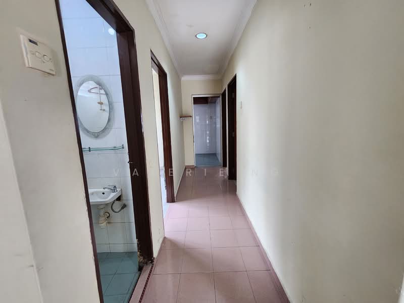 Rumah Teres 1 Tingkat untuk Dijual di Bandar Sri Damansara (Selangor) - Valerie Ng - Corridor - PropertyGuru.com.my