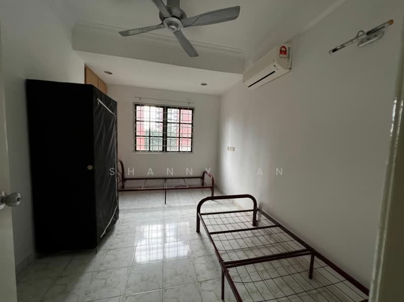 Condominium for Sale at Cypress Condominium - Shanny Tan - Bedroom - PropertyGuru.com.my
