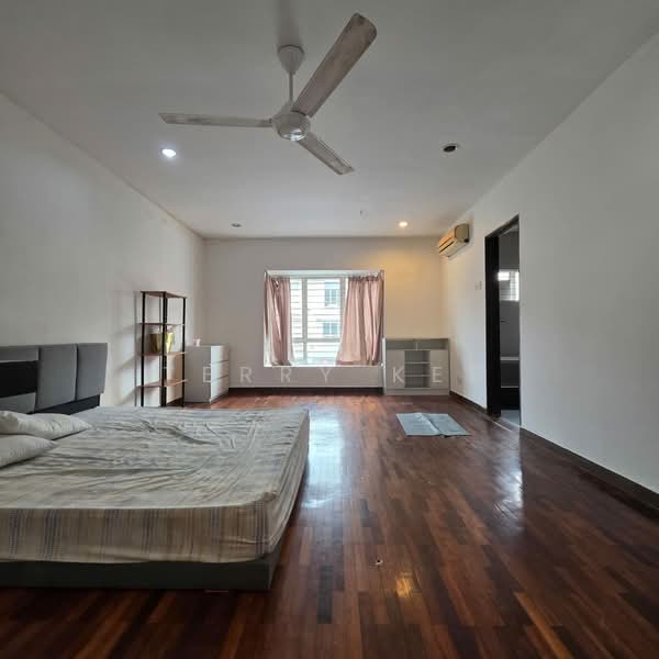 Terraced House for Sale in Bandar Putra Permai (Seri Kembangan) - Terry Kee - 2nd Floor Master room - PropertyGuru.com.my