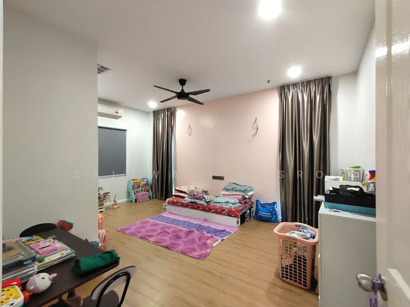 Rumah Teres 2 Tingkat untuk Dijual di Seksyen 7 (Shah Alam) - Salawati Busro - Bedroom - PropertyGuru.com.my