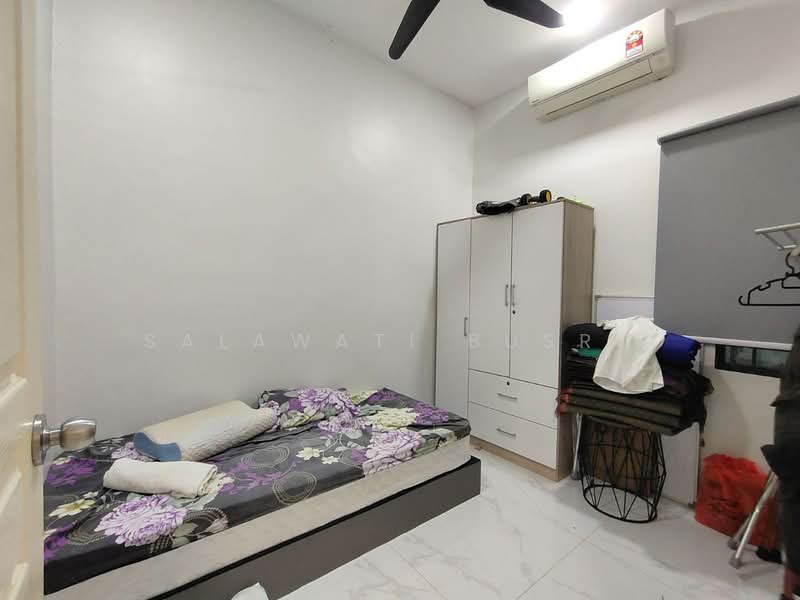 Rumah Teres 2 Tingkat untuk Dijual di Seksyen 7 (Shah Alam) - Salawati Busro - Bedroom - PropertyGuru.com.my