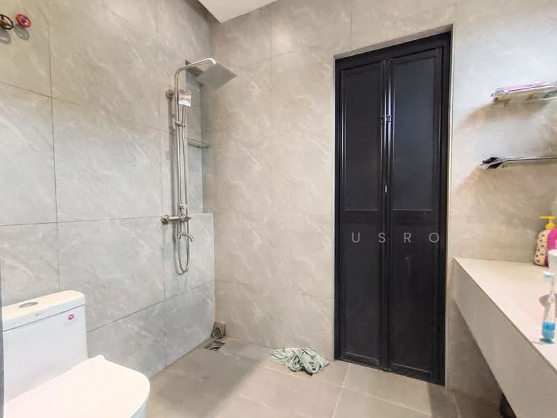 Rumah Teres 2 Tingkat untuk Dijual di Seksyen 7 (Shah Alam) - Salawati Busro - Bathroom - PropertyGuru.com.my