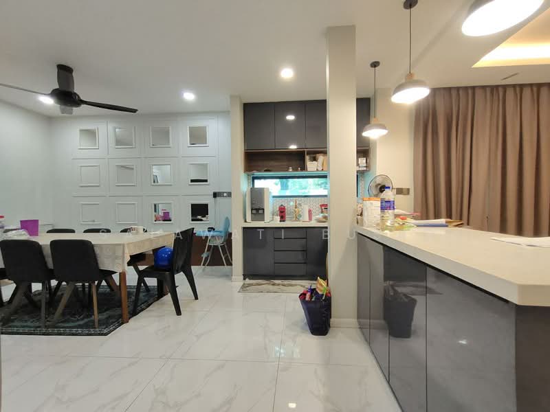 Rumah Teres 2 Tingkat untuk Dijual di Seksyen 7 (Shah Alam) - Salawati Busro - Dining Room - PropertyGuru.com.my