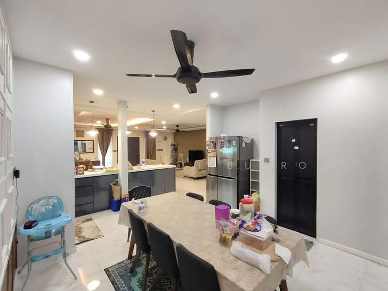 Rumah Teres 2 Tingkat untuk Dijual di Seksyen 7 (Shah Alam) - Salawati Busro - Dining Room - PropertyGuru.com.my