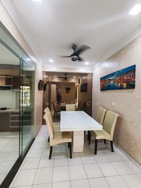 Kondominium untuk Disewa di Putra Place Condominium - Francis Chan - Dining Room - PropertyGuru.com.my