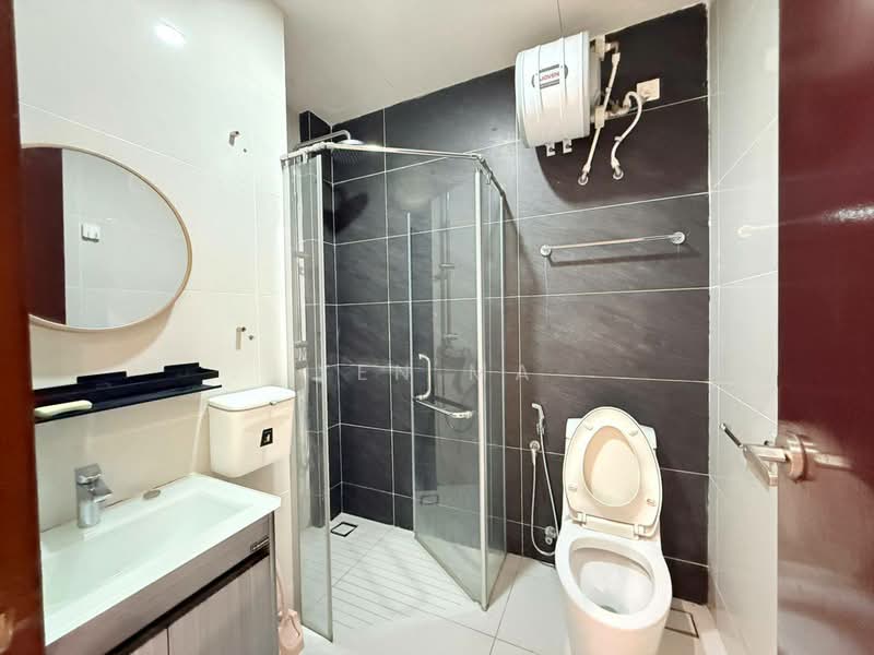 Condominium for Rent at Amberside @ Country Garden Danga Bay - Yen Ma - Bathroom - PropertyGuru.com.my