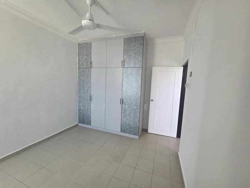 Apartment for Sale at Lake View Suites - Lex Hiew - Bedroom - PropertyGuru.com.my