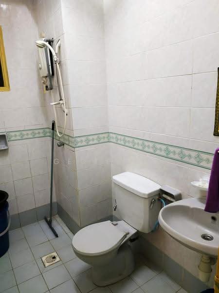 Condominium for Sale at Bayu Tasik 1 - Geoff Lim - Bathroom - PropertyGuru.com.my