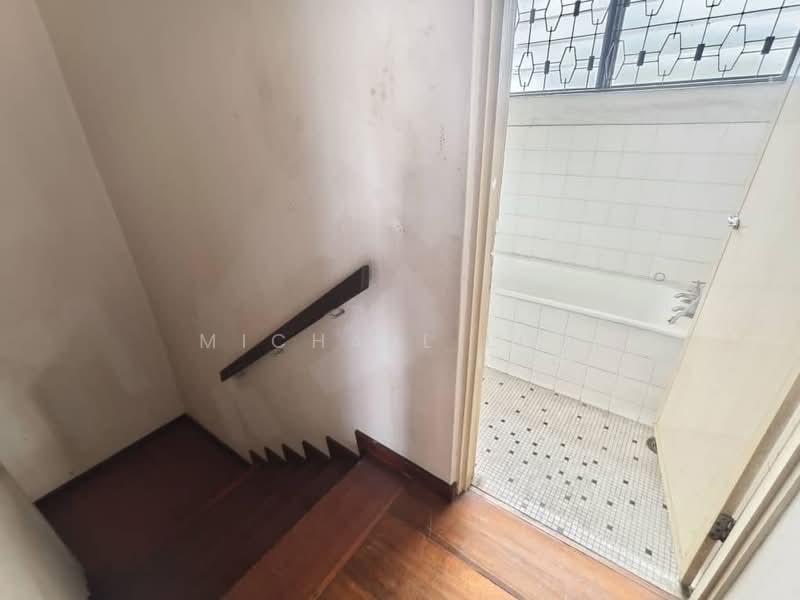 Semi-Detached House for Sale in Taman Guan Joo Seng (Jelutong) - Michael Loo - Bathroom - PropertyGuru.com.my