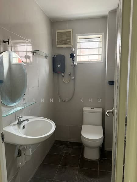 Rumah Teres 2 Tingkat untuk Dijual di TAMAN PUCHONG UTAMA (Puchong) - Annie Kho - Bathroom - PropertyGuru.com.my