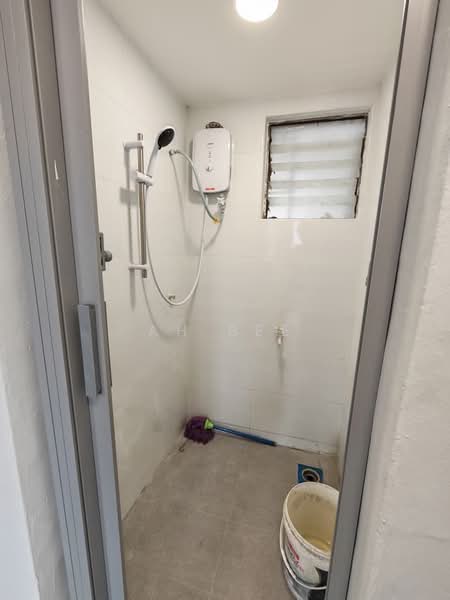 Rumah Flat untuk Dijual di Taman Pulai Utama - Ah Bee - Bathroom - PropertyGuru.com.my