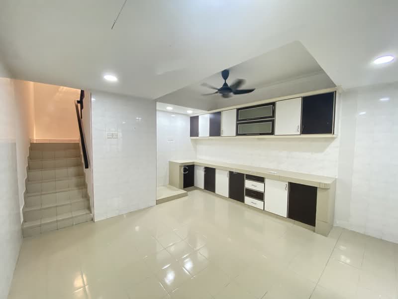 Rumah Teres 2.5 Tingkat untuk Dijual di Taman Sri Gombak (Gombak) - Janice Lau - Kitchen - PropertyGuru.com.my