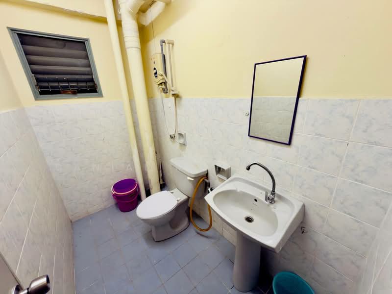 Kondominium untuk Dijual di Bukit Pandan Kondominium 2 - Danial Mohd Zaki - Bathroom - PropertyGuru.com.my