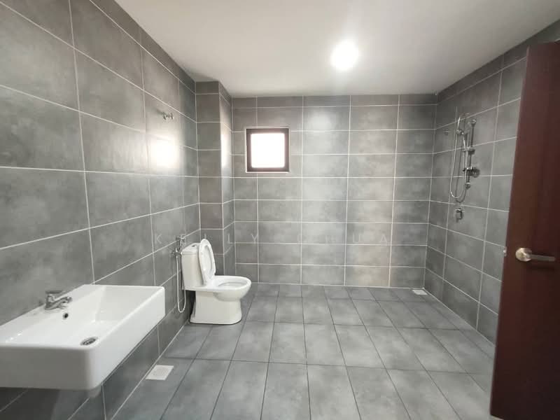 Rumah Teres 3 Tingkat untuk Disewa di Batu 9 (Cheras) - Kelly Chua - Bathroom - PropertyGuru.com.my