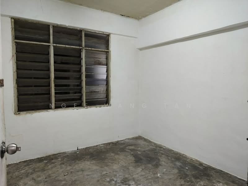 Rumah Flat untuk Disewa di Rumah Pangsa Batu Berendam - Ngee Wang Tan - Interior - PropertyGuru.com.my